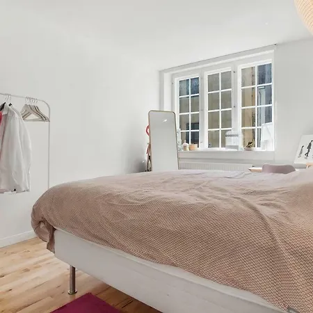 Central 4 Bedroom - City Center Apartment