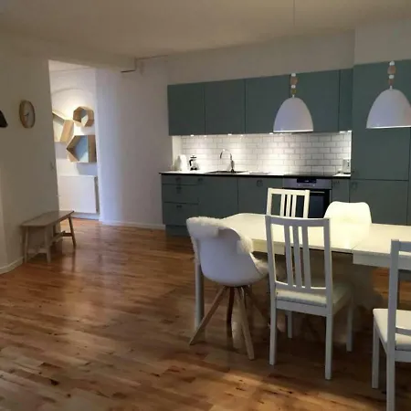 Apartment Central 4 Bedroom - City Center *